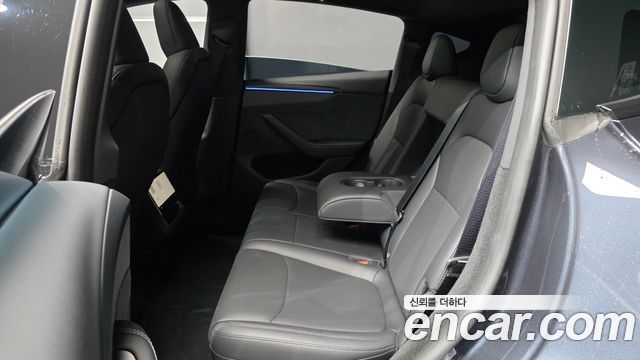 Tesla Model Y 2026 — photo 18