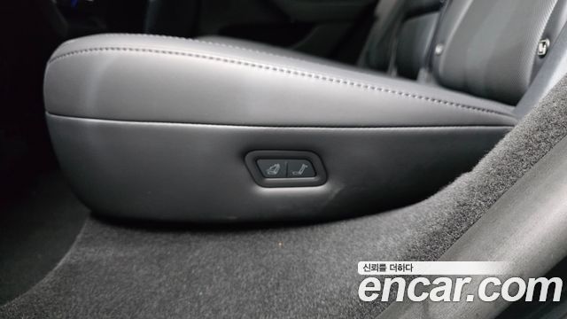 Tesla Model Y 2026 — photo 27