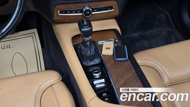 Volvo XC90 2017 — photo 9