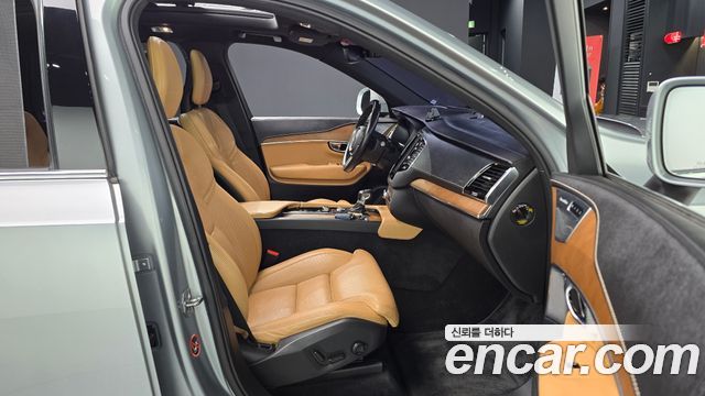 Volvo XC90 2017 — photo 11