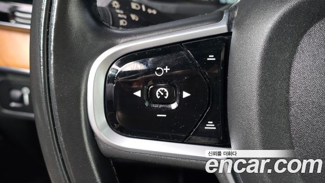 Volvo XC90 2017 — photo 15