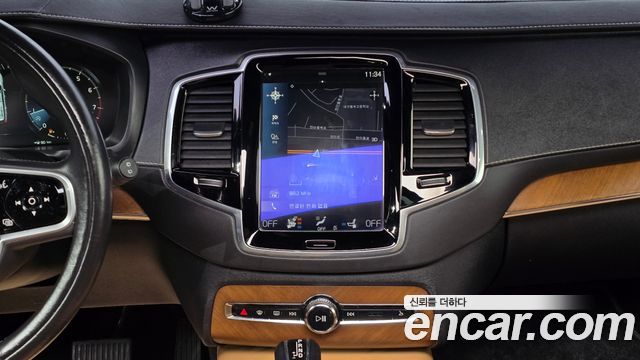 Volvo XC90 2017 — photo 18