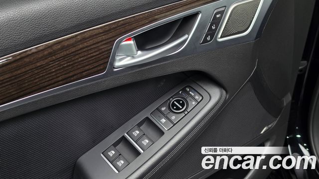 Genesis G80 2017 — photo 27