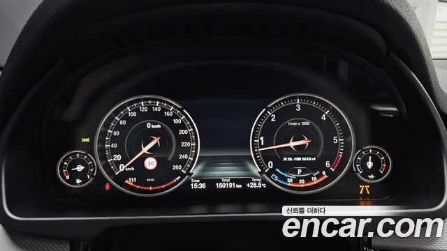 BMW X5 2018 — photo 8