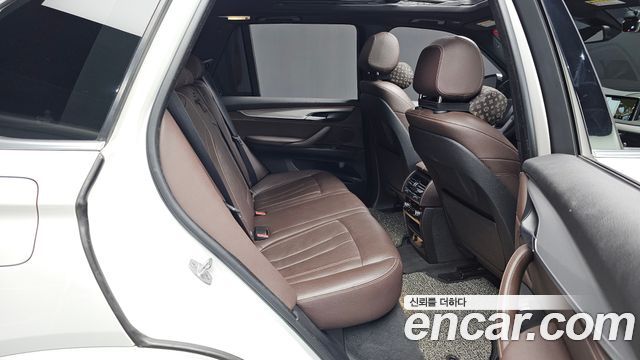 BMW X5 2018 — photo 11