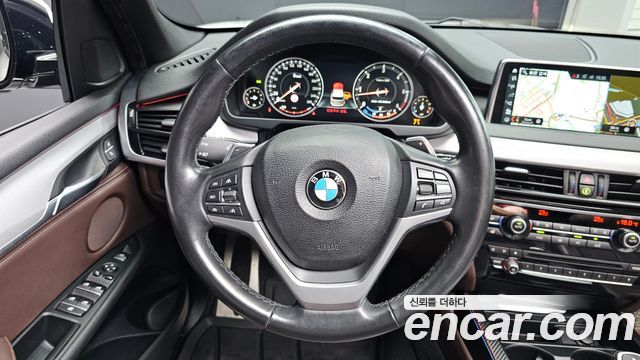 BMW X5 2018 — photo 12