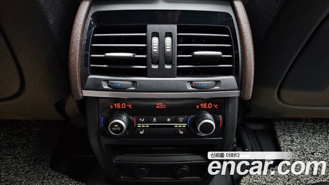 BMW X5 2018 — photo 18
