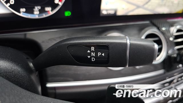 Mercedes-Benz E-Class 2019 — photo 9