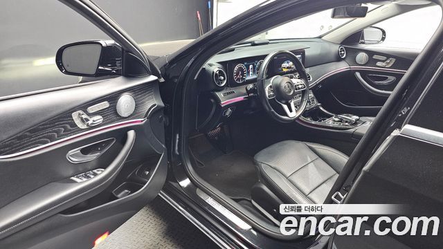 Mercedes-Benz E-Class 2019 — photo 10
