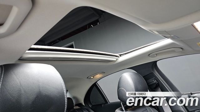 Mercedes-Benz E-Class 2019 — photo 19