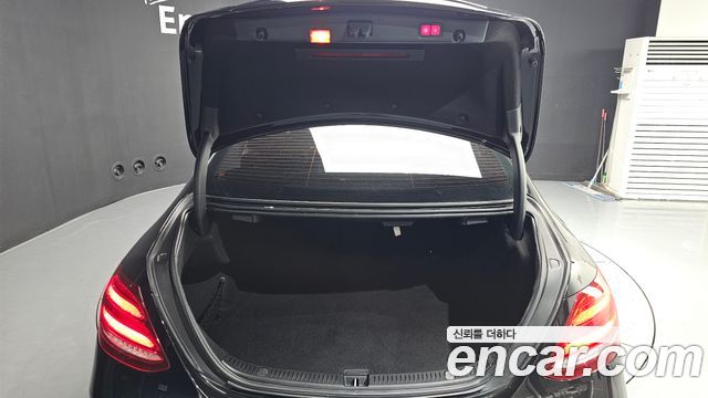 Mercedes-Benz E-Class 2019 — photo 20