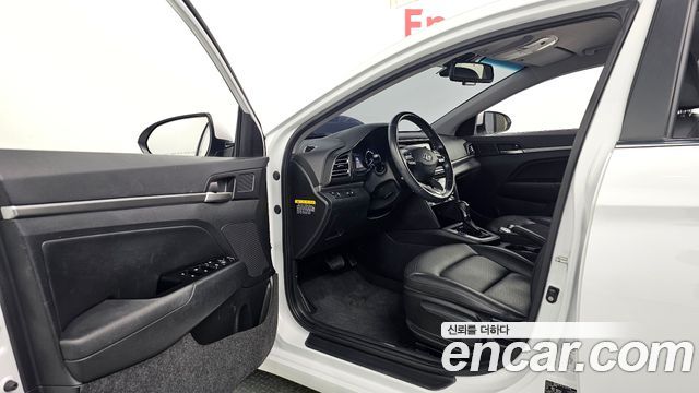 Hyundai AVANTE 2020 — photo 13