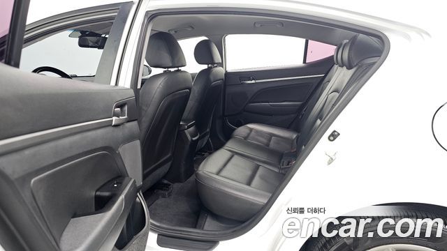 Hyundai AVANTE 2020 — photo 18