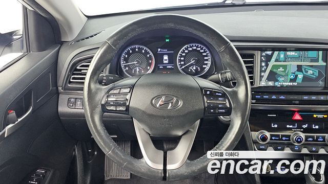 Hyundai AVANTE 2020 — photo 21