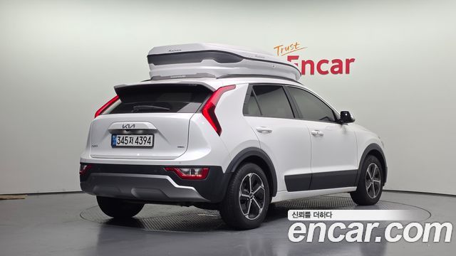 Kia Niro 2022 — photo 2