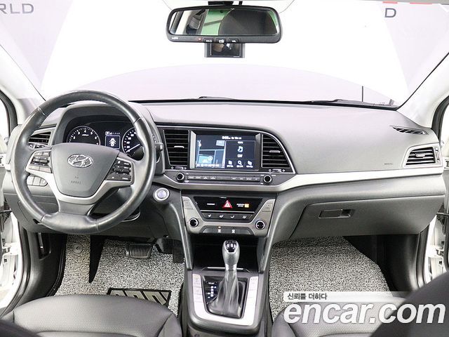 Hyundai AVANTE 2018 — photo 7