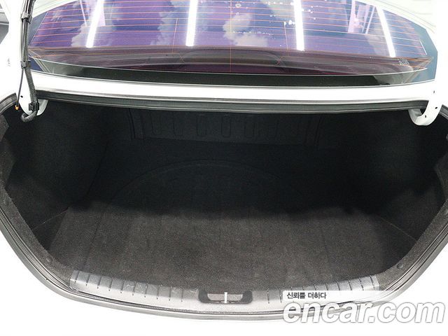 Hyundai AVANTE 2018 — photo 19