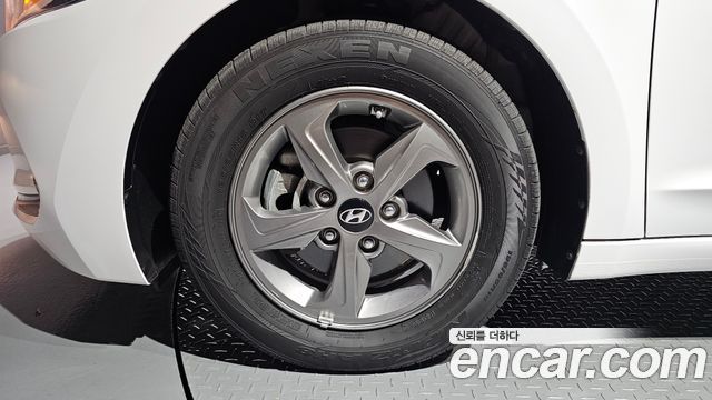 Hyundai AVANTE 2016 — photo 5