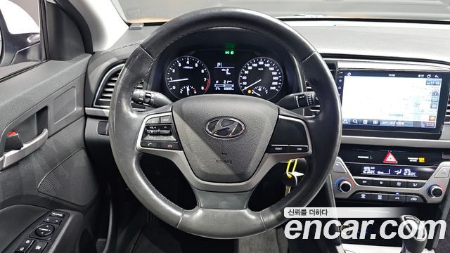 Hyundai AVANTE 2016 — photo 18