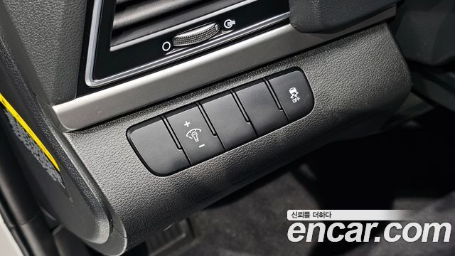 Hyundai AVANTE 2016 — photo 26