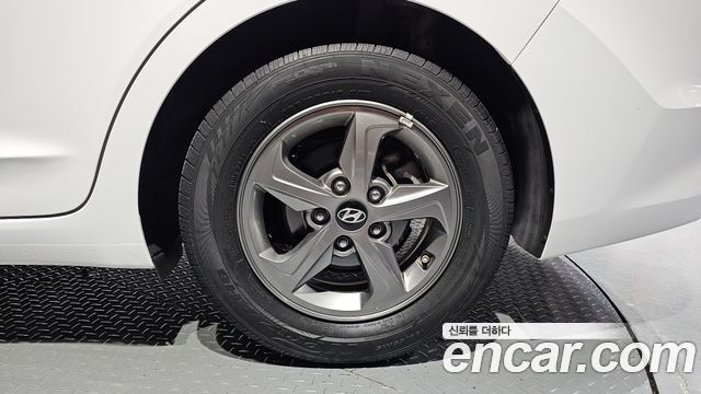 Hyundai AVANTE 2016 — photo 7