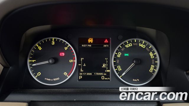 Land Rover Discovery 2015 — photo 8
