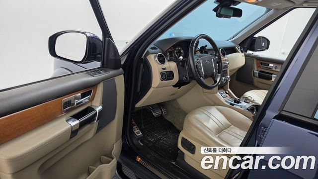 Land Rover Discovery 2015 — photo 10
