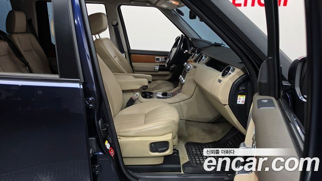 Land Rover Discovery 2015 — photo 11