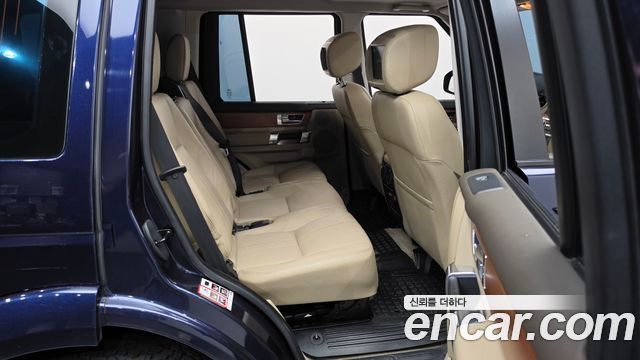 Land Rover Discovery 2015 — photo 12