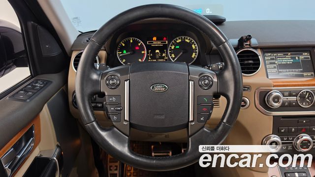 Land Rover Discovery 2015 — photo 13