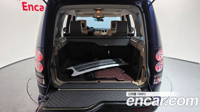 Land Rover Discovery 2015 — photo 20