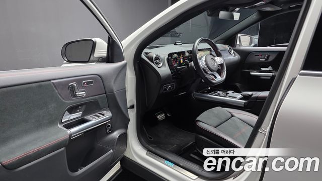 Mercedes-Benz EQA 2022 — photo 13