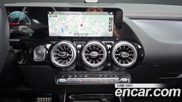 Mercedes-Benz EQA 2022 — photo 19