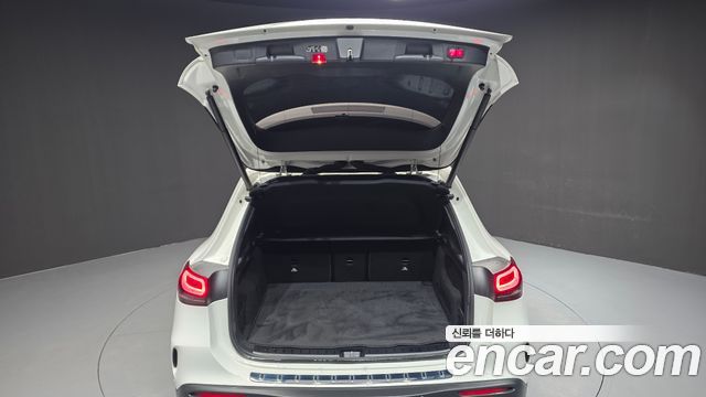 Mercedes-Benz EQA 2022 — photo 23