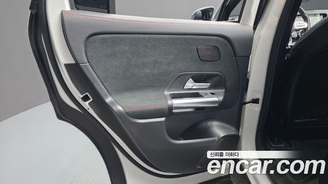 Mercedes-Benz EQA 2022 — photo 15
