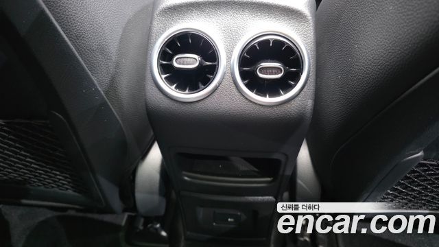 Mercedes-Benz EQA 2022 — photo 30
