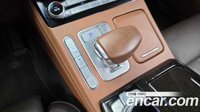 Genesis G90 2019 — photo 9