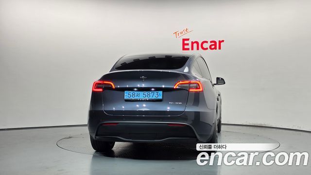 Tesla Model Y 2022 — photo 4