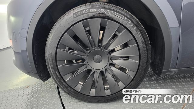 Tesla Model Y 2022 — photo 5