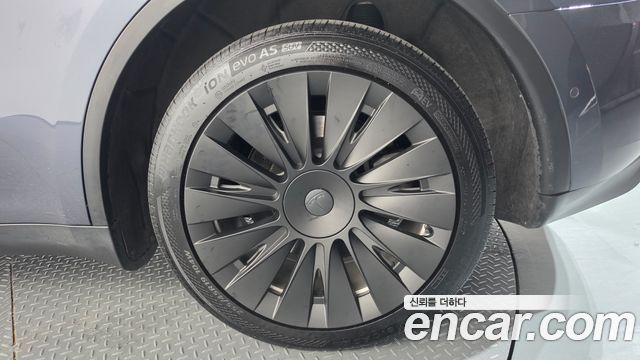 Tesla Model Y 2022 — photo 7