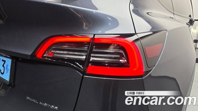 Tesla Model Y 2022 — photo 9