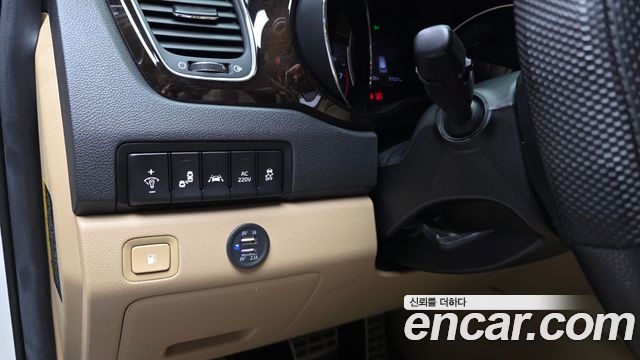 Kia Canival 2019 — photo 23
