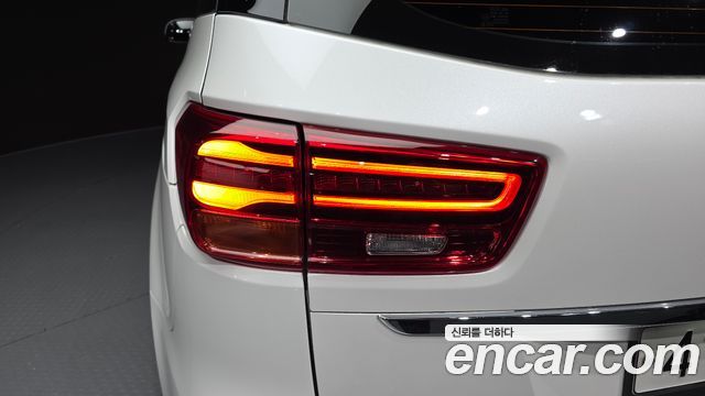 Kia Canival 2019 — photo 9
