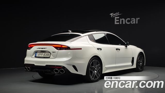 Kia Stinger 2023 — photo 2