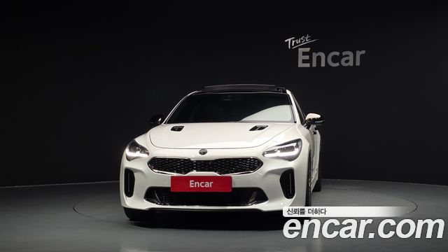 Kia Stinger 2023 — photo 3