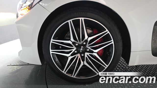 Kia Stinger 2023 — photo 5