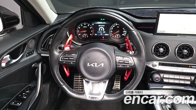 Kia Stinger 2023 — photo 19