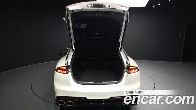 Kia Stinger 2023 — photo 26