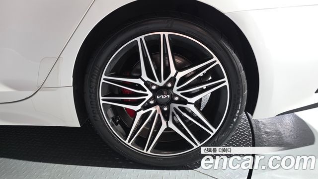 Kia Stinger 2023 — photo 7