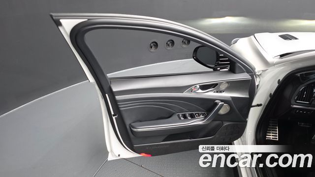 Kia Stinger 2023 — photo 14